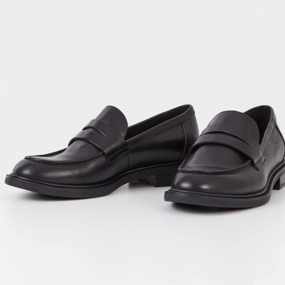 Vagabond Black Leather Penny Loafers Size 11/41 Amina
